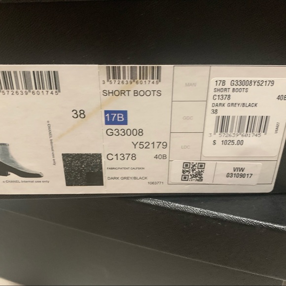❤️🖤Authentic Chanel Boots - Picture 5 of 5